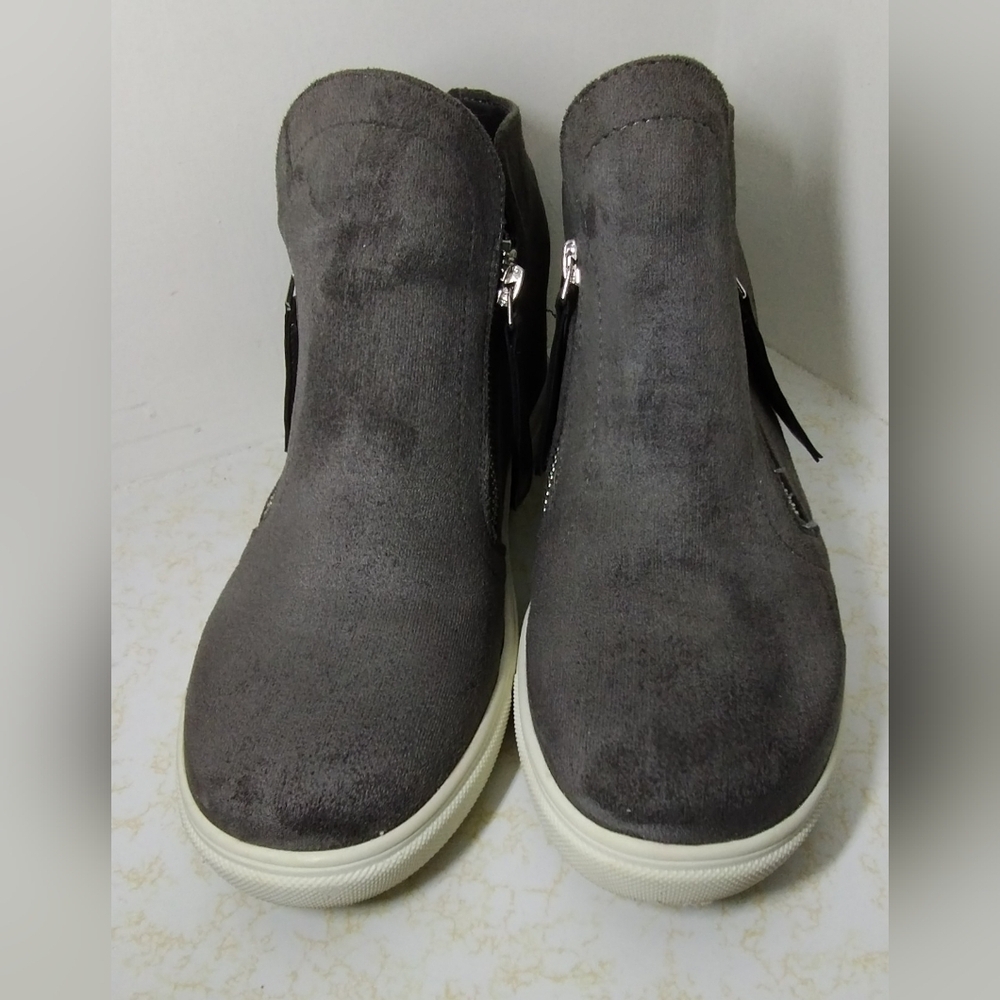 Madden Girls Presslie Women's Sz(9.5) Gray Faux High Top Zip Sneakers
